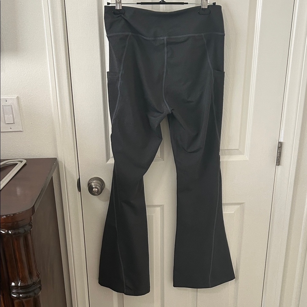 Source Unknown Women’s Dark Gray Flared Leggings … - image 2